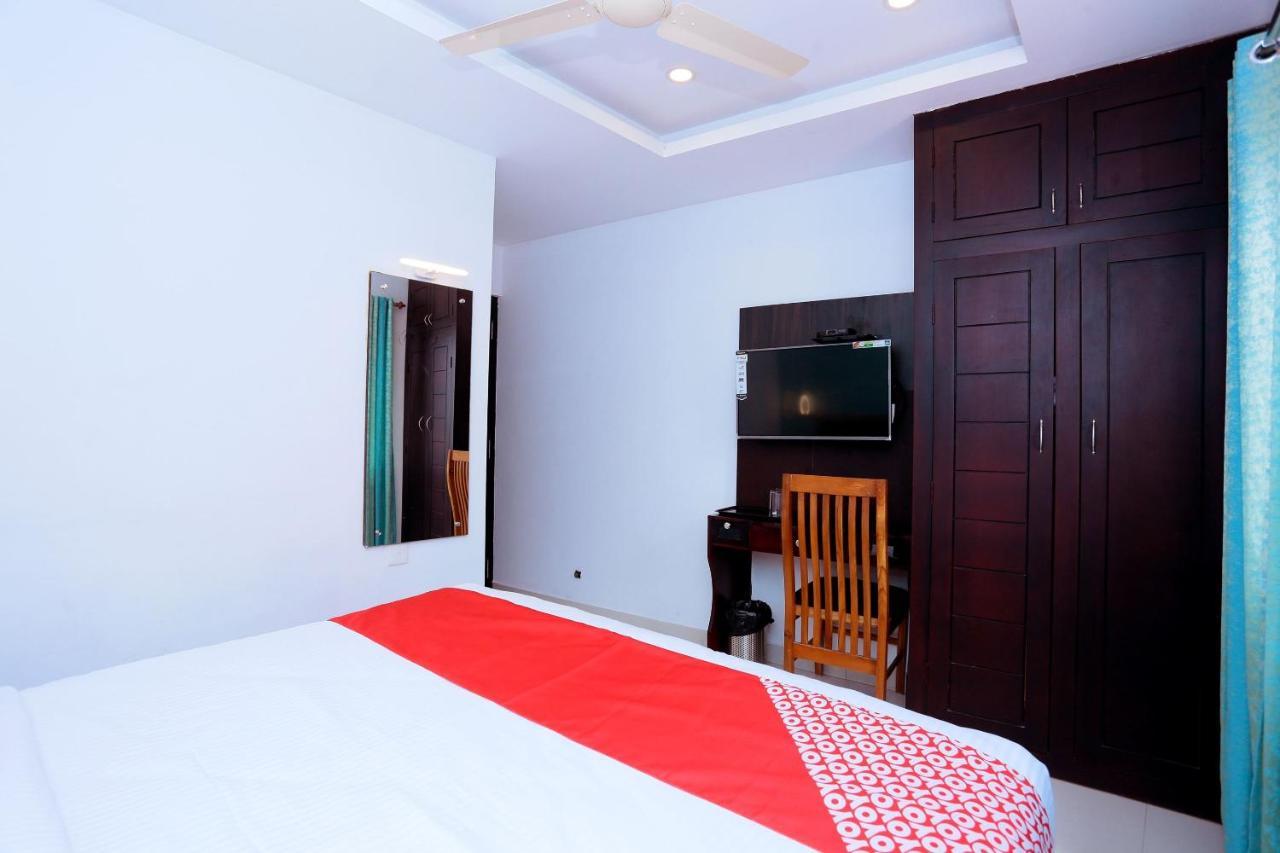 Capital O 61059 Green Life Hotel Kochi Luaran gambar